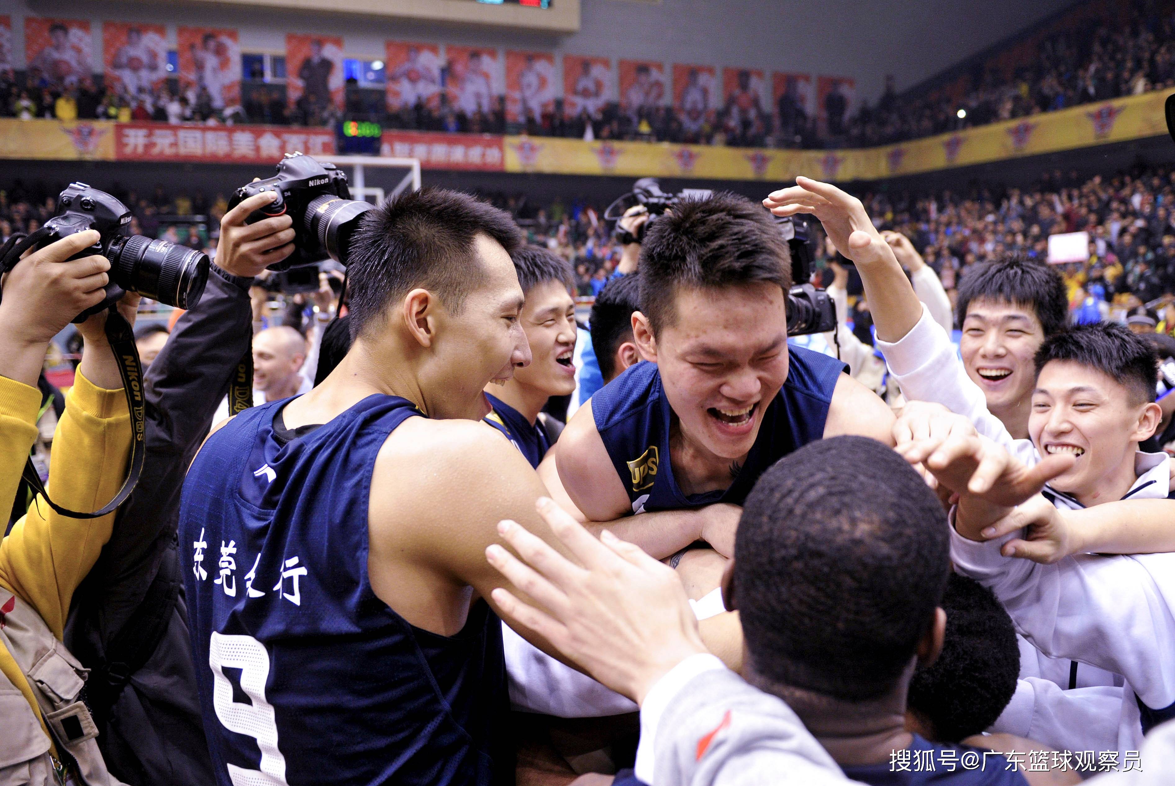 英雄联盟S15赛制-冲刺阶段广东宏远调整名单以备亚冠；状态回暖环节打磨；悬念犹存；年轻球员得到机会的简单介绍